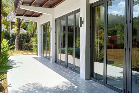 Villa in Phuket, Thailand 5 bedrooms № 155150 - photo 7