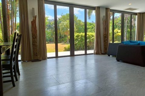 Villa in Phuket, Thailand 5 bedrooms № 155150 - photo 4