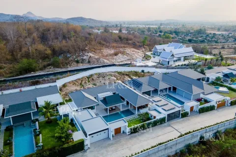 Villa in Hua Hin, Thailand 3 bedrooms № 169172