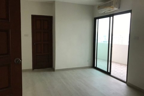 Condo in Watthana, Bangkok, Thailand, 3 bedrooms № 169176 - photo 5