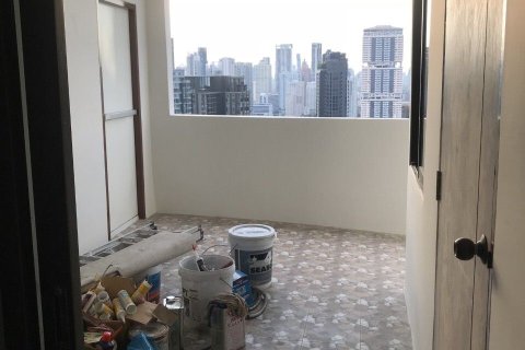Condo in Watthana, Bangkok, Thailand, 3 bedrooms № 169176 - photo 8