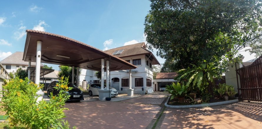 Дом в Кханнаяу, Бангкок, Таиланд с 5 спальнями  № 169174