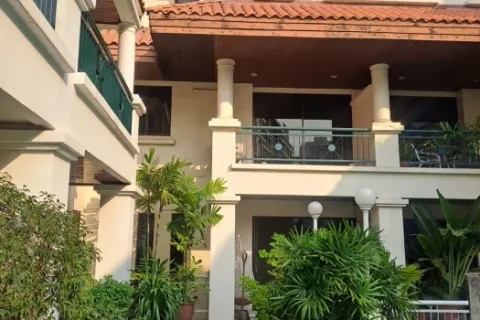 Adosado de 5 dormitorios en Watthana, Bangkok, Tailandia № 215131