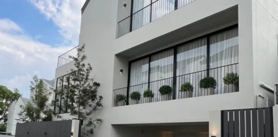 Haus in Watthana, Bangkok, Thailand 4 Schlafzimmer № 215132