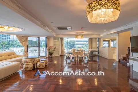 Dúplex de 3 dormitorios en Watthana, Bangkok, Tailandia № 215129