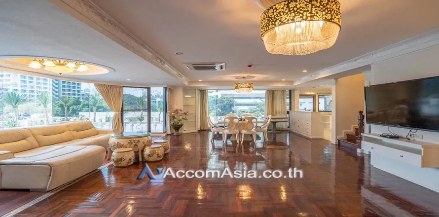 Duplex in Watthana, Bangkok, Thailand 3 Schlafzimmer № 215129