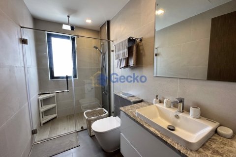 House in Pattaya, Thailand 5 bedrooms № 196579 - photo 23