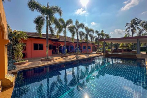 Maison à Pattaya, Thaïlande 4 chambres № 196577