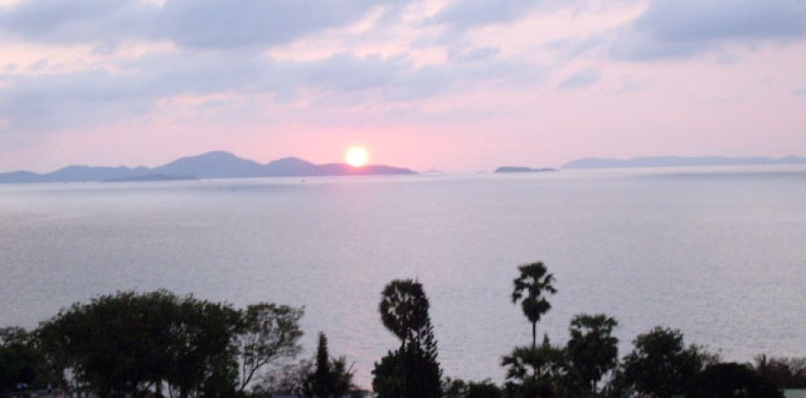 Studio in the Condo in Pattaya, Thailand № 204389