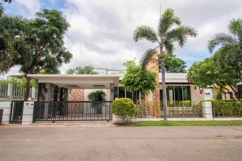 Villa in Hua Hin, Thailand 3 bedrooms № 168578