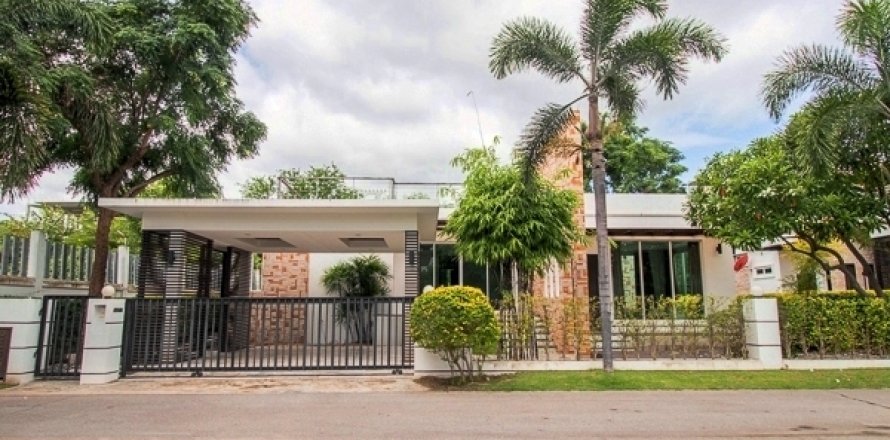 Villa in Hua Hin, Thailand 3 bedrooms № 168578