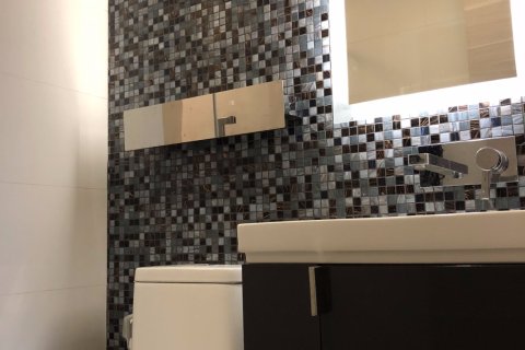 Studio in the Condo in Sathon, Bangkok, Thailand  № 139579 - photo 10