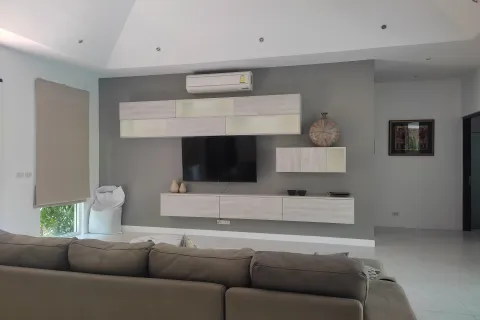 House in Hua Hin, Thailand 3 bedrooms № 163454 - photo 2