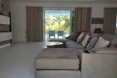 House in Hua Hin, Thailand 3 bedrooms № 163454