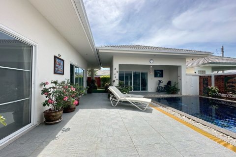 Villa in Hua Hin, Thailand 6 bedrooms № 163452 - photo 8