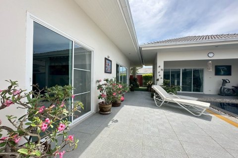 Villa in Hua Hin, Thailand 6 bedrooms № 163452 - photo 4
