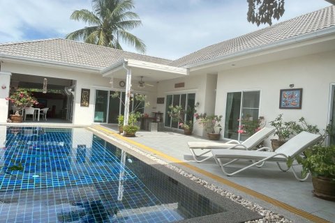 Villa in Hua Hin, Thailand 6 bedrooms № 163452 - photo 3