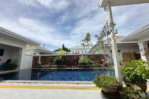 Villa in Hua Hin, Thailand 6 bedrooms № 163452 - photo 11