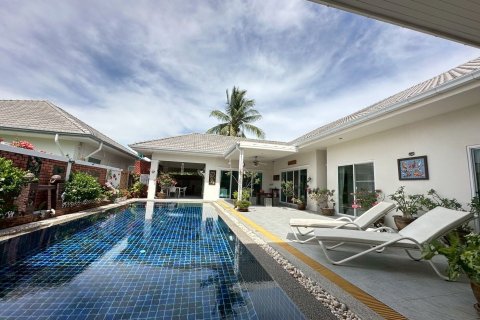 Villa in Hua Hin, Thailand 6 bedrooms № 163452 - photo 21