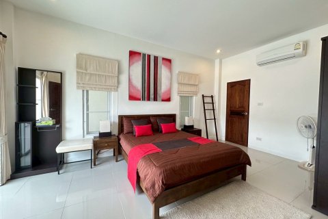 Villa in Hua Hin, Thailand 6 bedrooms № 163452 - photo 14