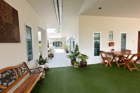 Villa in Hua Hin, Thailand 6 bedrooms № 163452 - photo 5