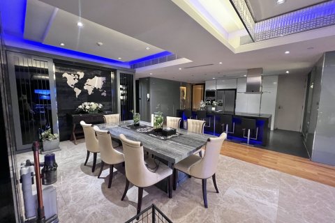 Condo in Bangkok, Thailand, 3 bedrooms № 142927 - photo 9