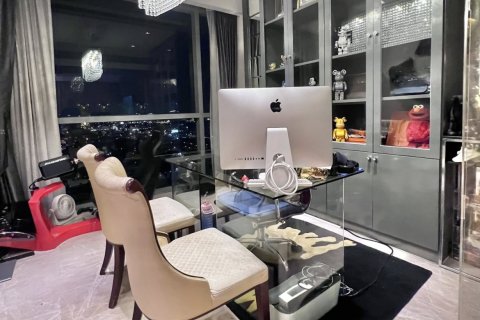 Condo in Bangkok, Thailand, 3 bedrooms № 142927 - photo 10