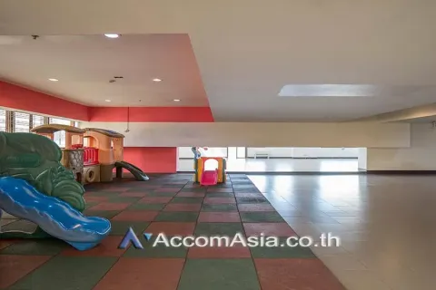 Condo in Watthana, Bangkok, Thailand, 3 bedrooms  № 215274 - photo 14