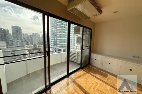 Condo in Watthana, Bangkok, Thailand, 3 bedrooms  № 215274 - photo 4