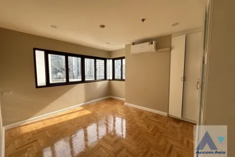 Condo in Watthana, Bangkok, Thailand, 3 bedrooms  № 215274 - photo 5