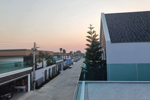 Villa à Pattaya, Thaïlande 4 chambres № 172581 - photo 3