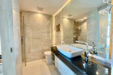 Appartement à Pattaya, Thaïlande 2 chambres № 172578 - photo 9