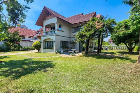 House in Chiang Mai, Thailand 4 bedrooms № 172576