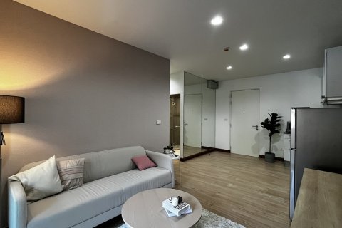 Condo in Khlong Toei, Bangkok, Thailand, 2 bedrooms № 201286 - photo 9