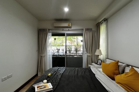 Condo in Khlong Toei, Bangkok, Thailand, 2 bedrooms № 201286 - photo 13