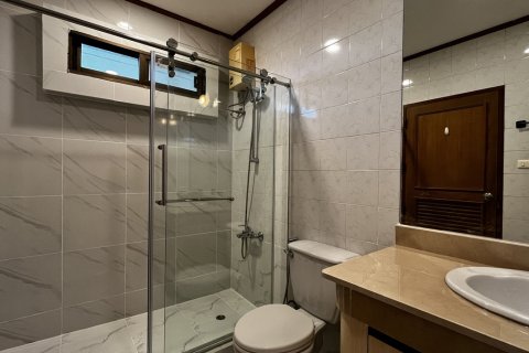 Condo in Watthana, Bangkok, Thailand, 4 bedrooms № 201285 - photo 17