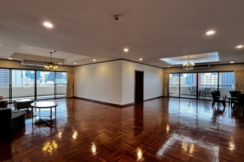 Condo in Watthana, Bangkok, Thailand, 4 bedrooms № 201285 - photo 10