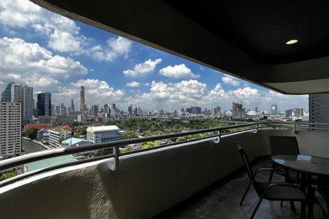 Condo in Watthana, Bangkok, Thailand, 4 bedrooms № 201285 - photo 4