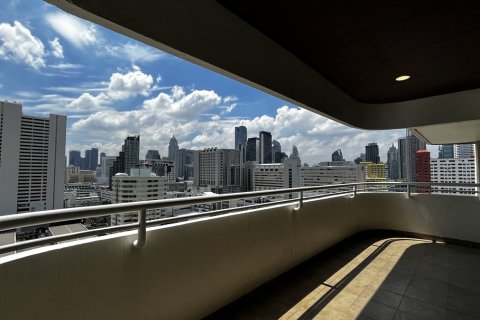 Condo in Watthana, Bangkok, Thailand, 4 bedrooms № 201285 - photo 11