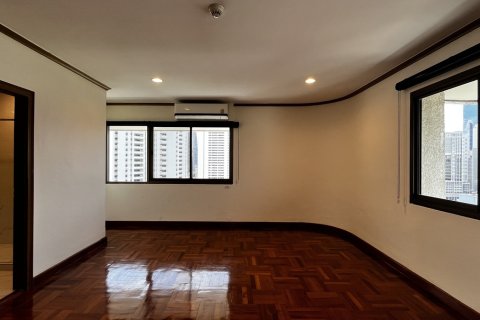 Condo in Watthana, Bangkok, Thailand, 4 bedrooms № 201285 - photo 15
