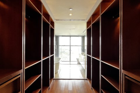 Condo in Yan Nawa, Bangkok, Thailand, 3 bedrooms № 201283 - photo 12