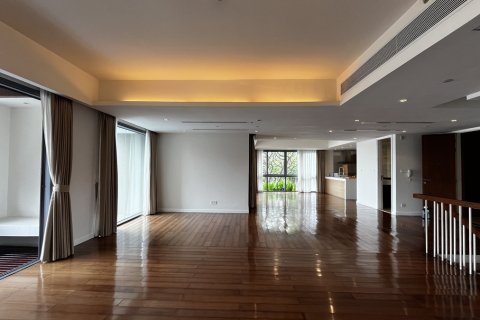 Condo in Yan Nawa, Bangkok, Thailand, 4 bedrooms № 201281 - photo 11