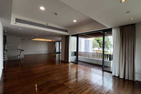 Condo in Yan Nawa, Bangkok, Thailand, 4 bedrooms № 201281 - photo 12