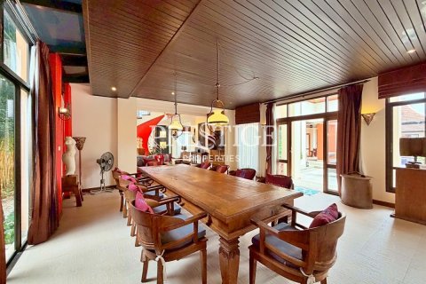 House in Pattaya, Thailand 5 bedrooms № 197894 - photo 10