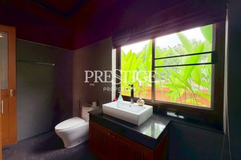 House in Pattaya, Thailand 5 bedrooms № 197894 - photo 29