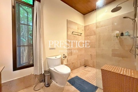 House in Pattaya, Thailand 5 bedrooms № 197894 - photo 27