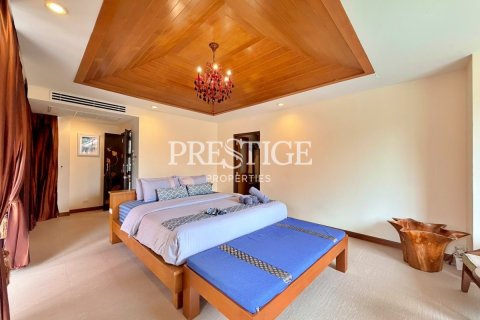 House in Pattaya, Thailand 5 bedrooms № 197894 - photo 23