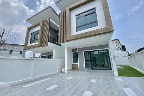 Maison à Hat Yai, Thaïlande 4 chambres № 163440 - photo 2