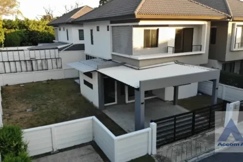 Casa de 3 dormitorios en Bang Phli Yai, Tailandia № 219752