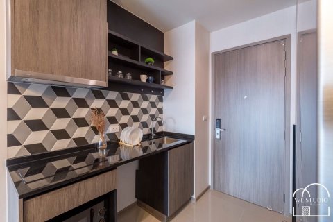 Кондоминиум с 2 спальнями в Хуай Кванге, Бангкок, Таиланд № 155889 - фото 4